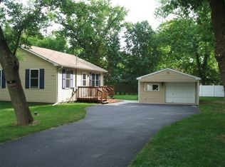 1310 Manhatas Trl, Algonquin, IL 60102