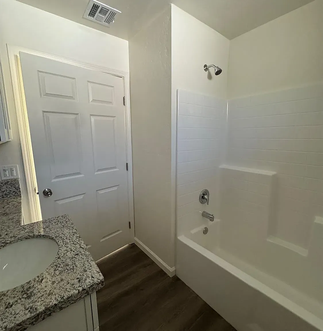 2 bed, 2836 sqft, $1,350 — Photo 4