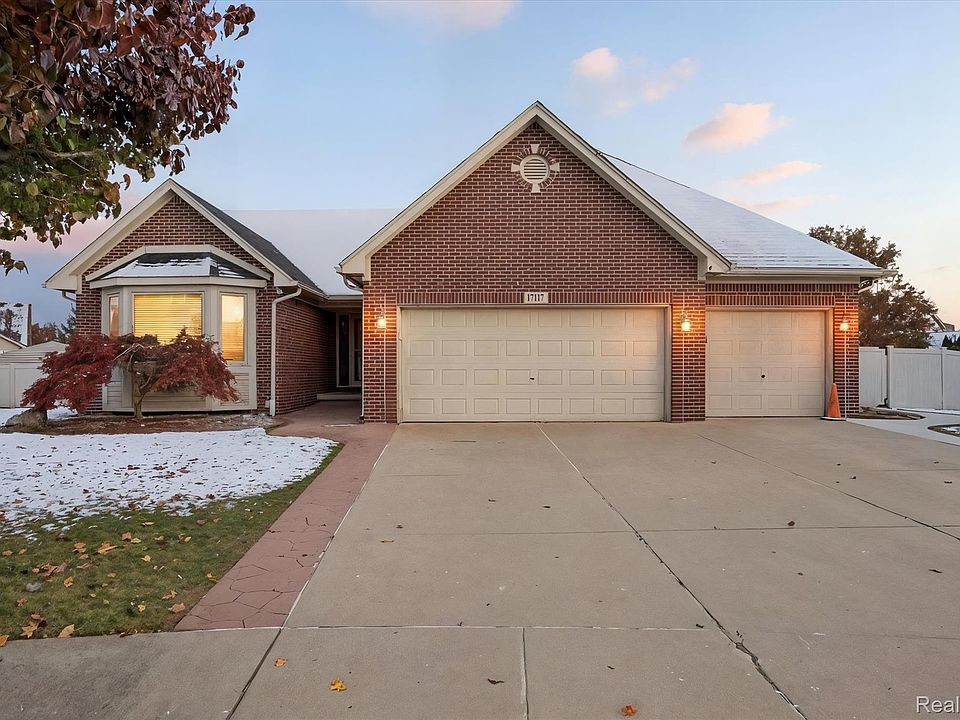 17117 Azalea Ct, Brownstown, MI 48173 | Zillow