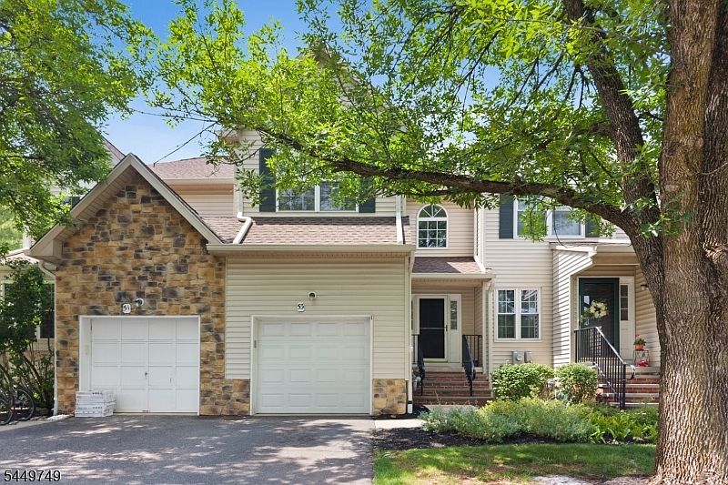 1st image of 53 Dewitt Ln