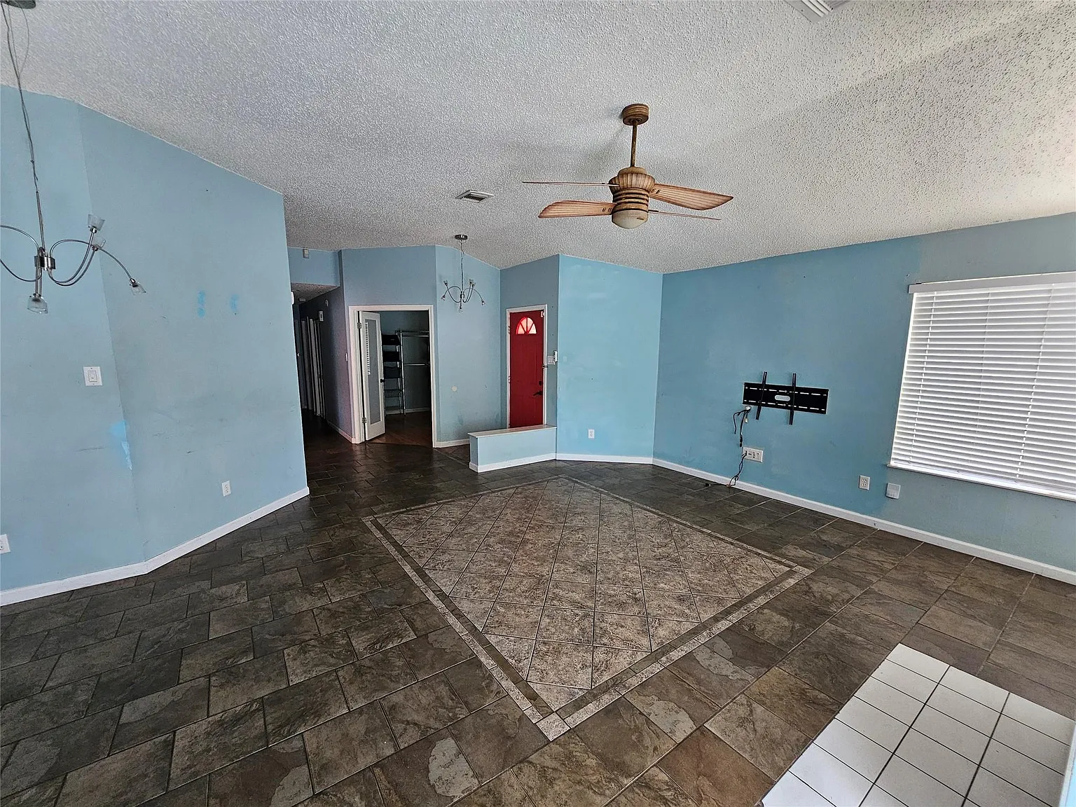 2 bed, 2.0 bath, 1249 sqft, $1,600 — Photo 4