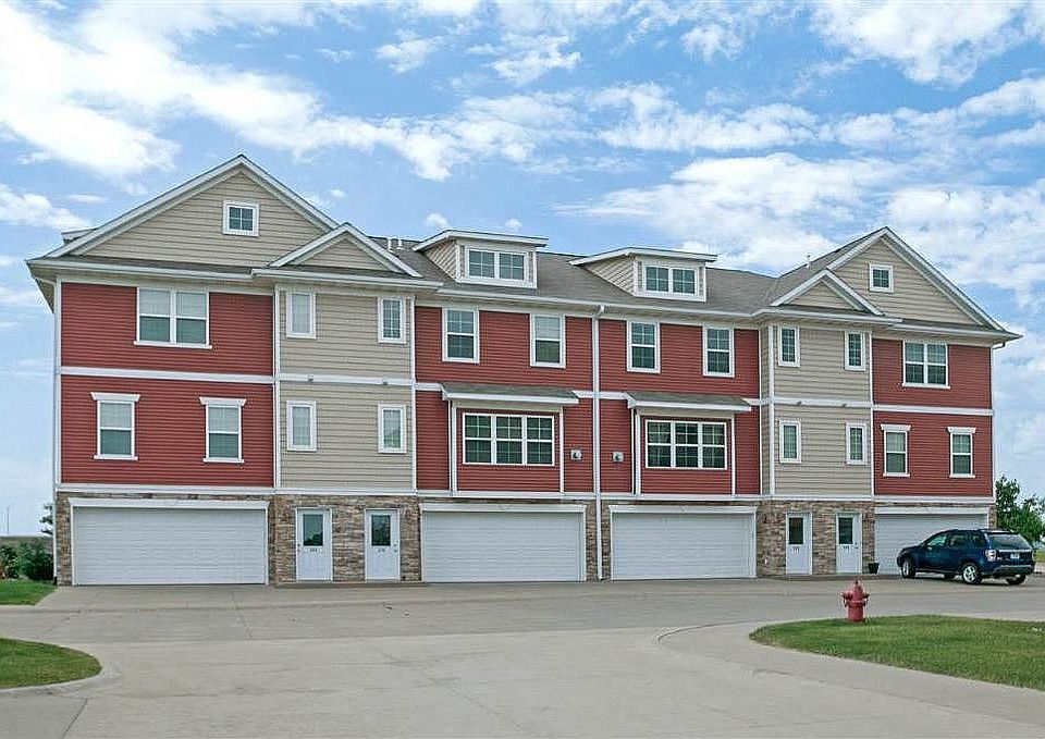 1st image of 415 Glenmoor Pl