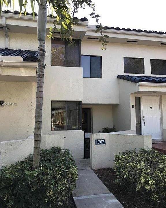 1st image of 1707 NW 81st Way