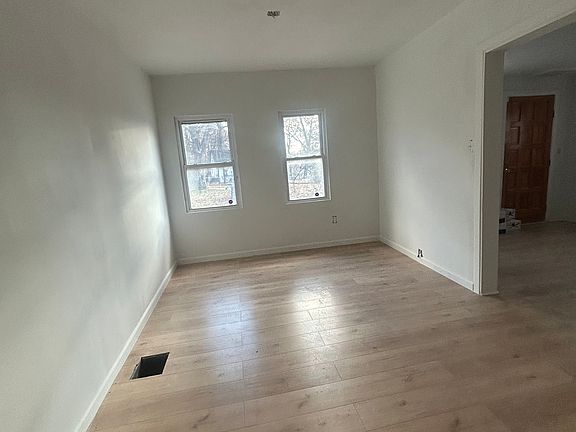 4th image of 4684 E 175th St