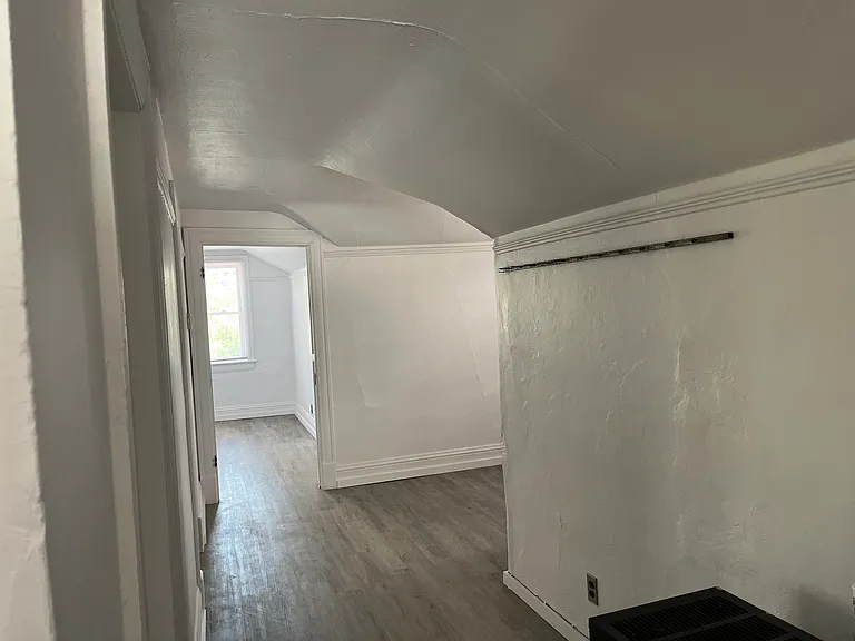 2 story 2 Bed / 2 Bath Charming Dowtown Cottage - Just-Renovated — Photo 8