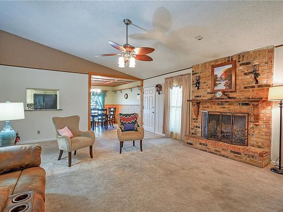 4th image of 1603 Cushing Dr