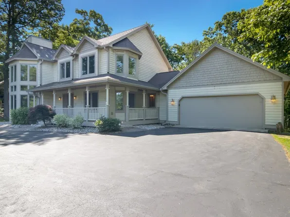 3150 Holiday Village Rd, Traverse City, MI 49686