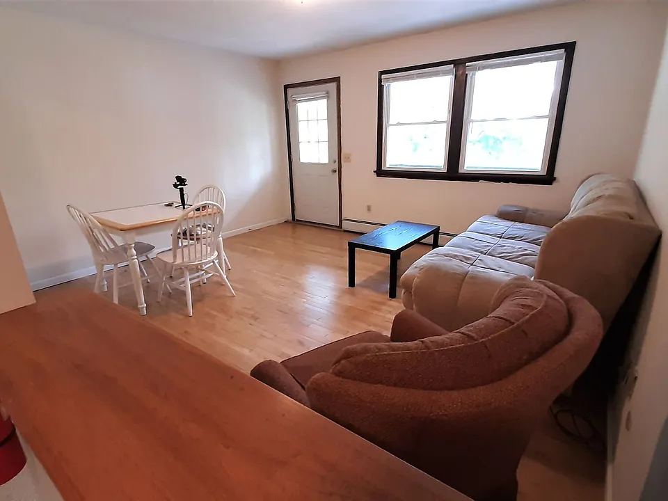 320 Hillview Pl #320