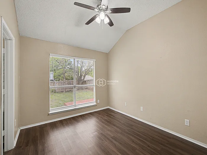 5210 Livermore Dr — Photo 12