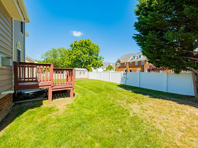 9721 Pemberton Crossing Dr — Photo 14