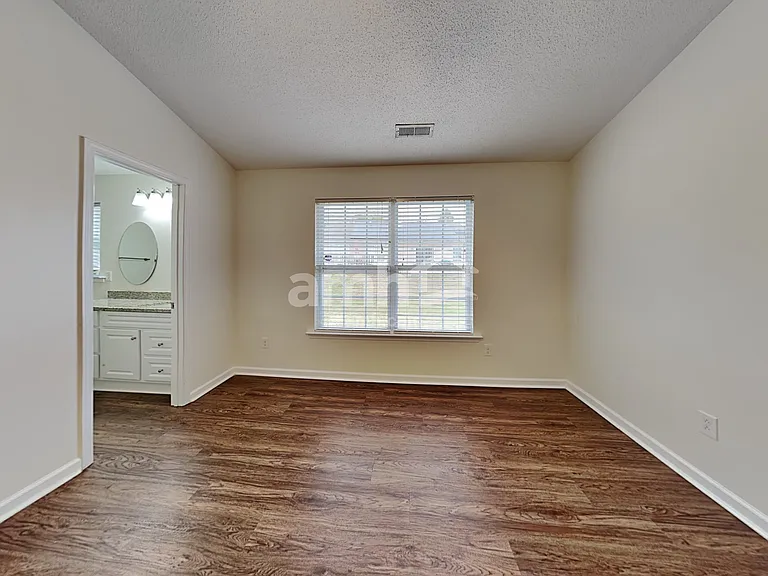 219 Bellport Dr — Photo 9