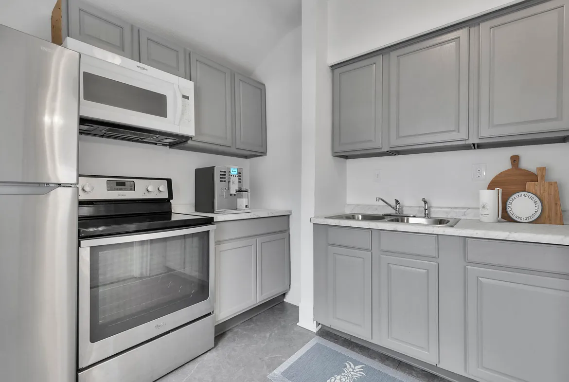 820 N Pennsylvania Ave — Photo 3