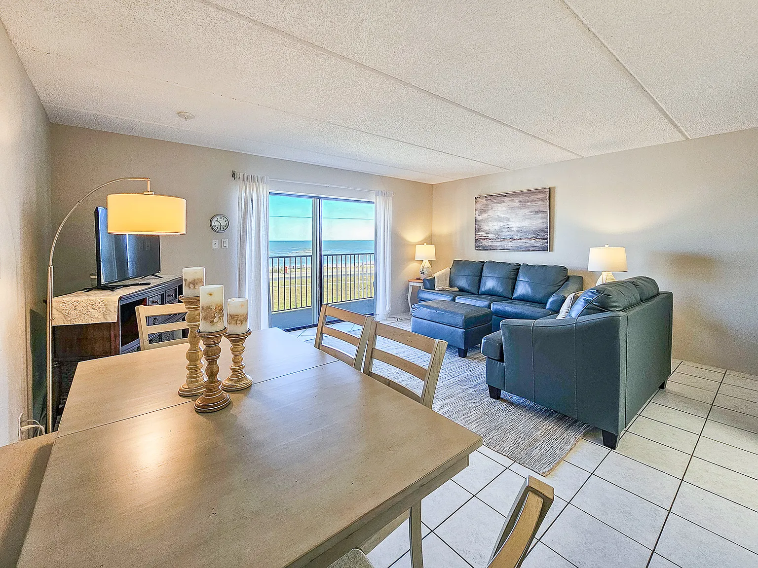 3 bed, 1415 sqft, $4,000 — Photo 4