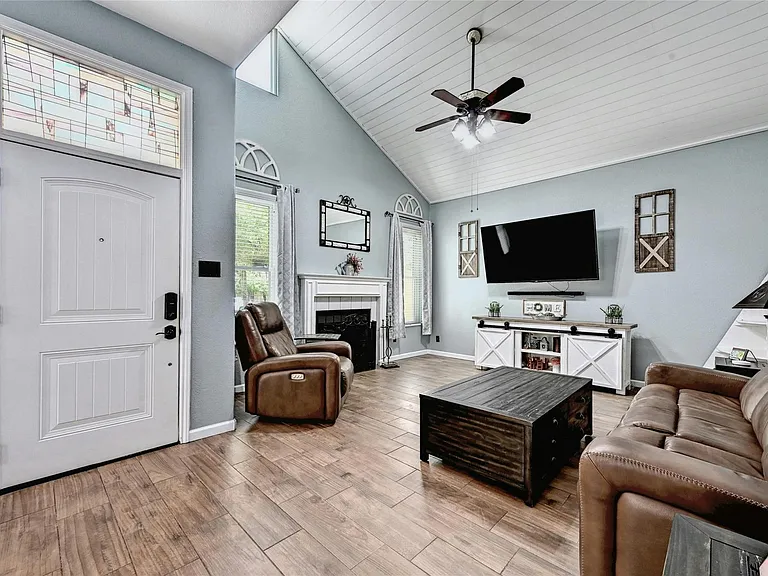 3012 Rochelle Dr — Photo 5