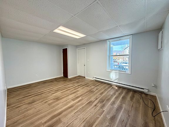 4th image of 129 Ann St #1