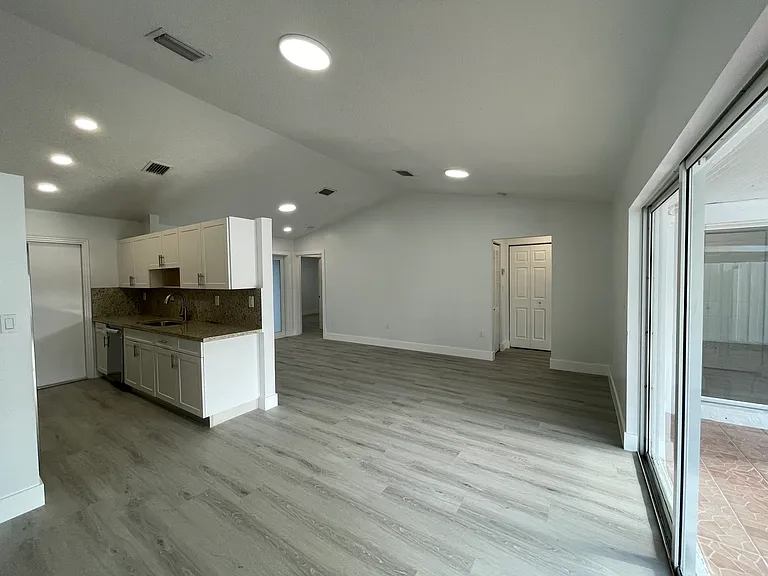 18254 SW 143rd Pl — Photo 10