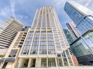 1315 Bay St #806, Toronto, ON M5R 2C4