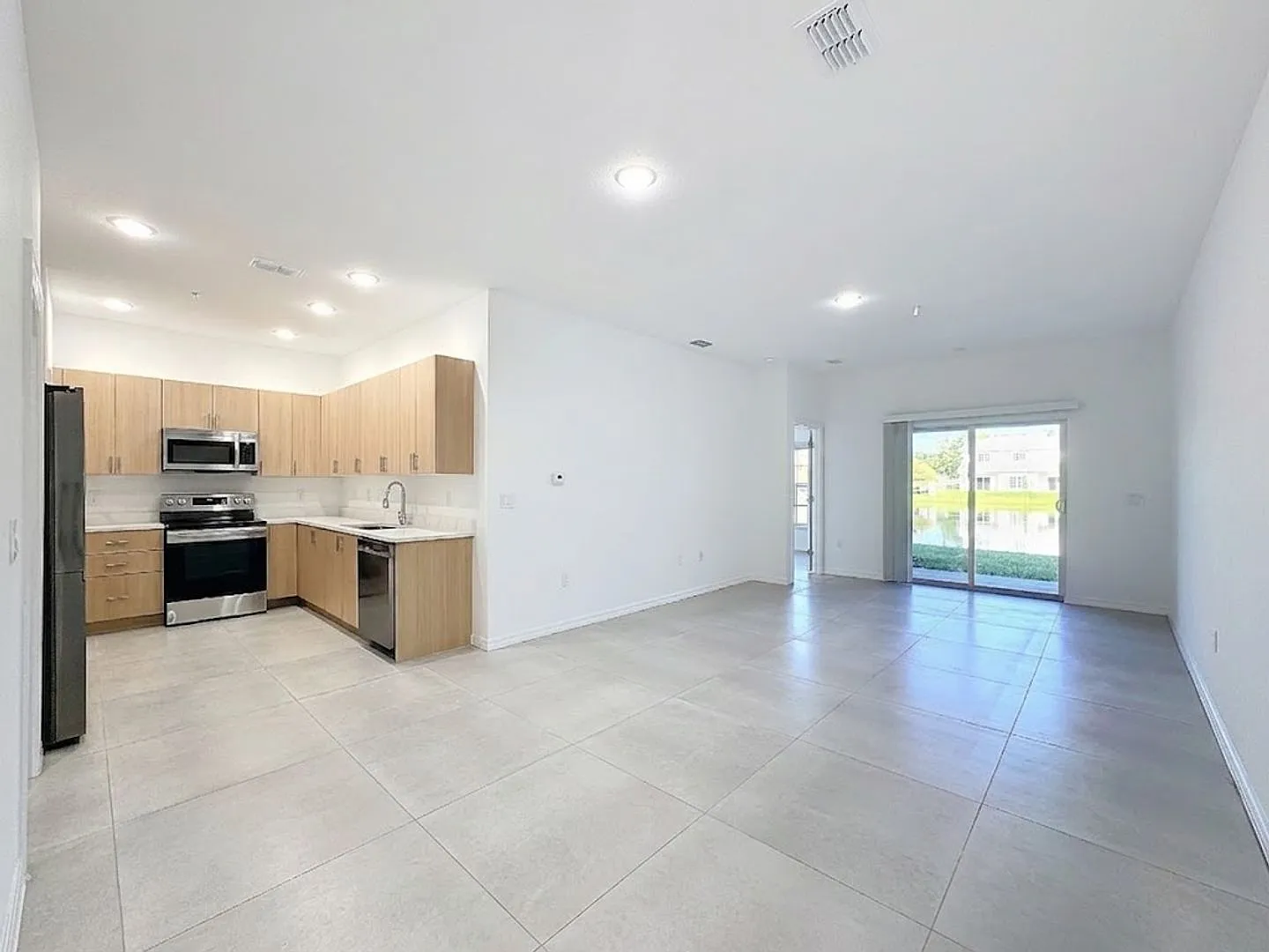Welcome Home to 1711 Barton Town Circle, St. Cloud, FL! — Photo 4