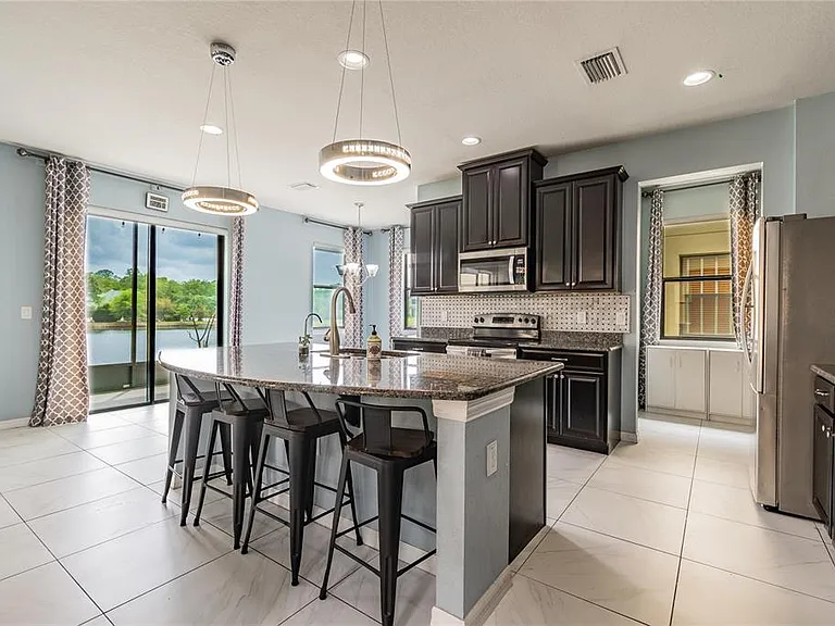 11027 Tahiti Isle Ln — Photo 41