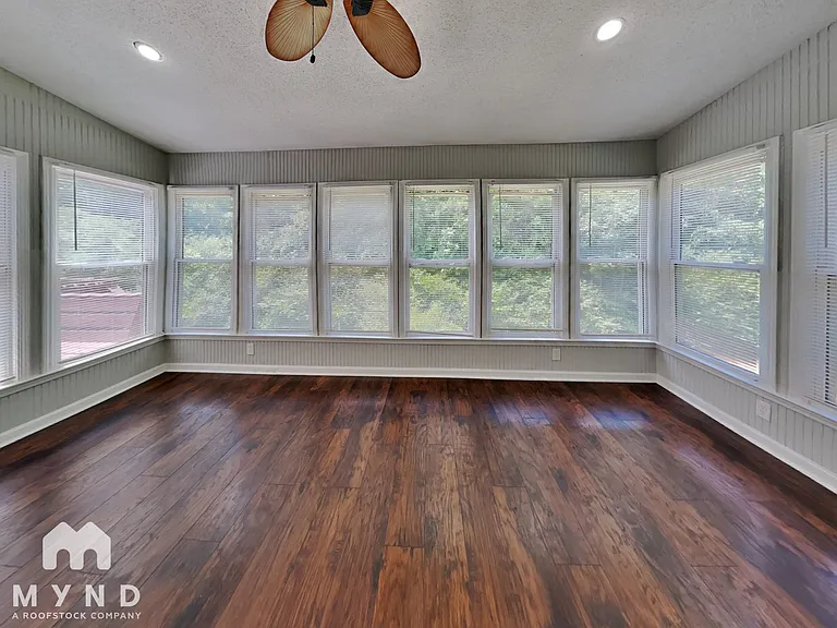 722 Village Overlook — Photo 19