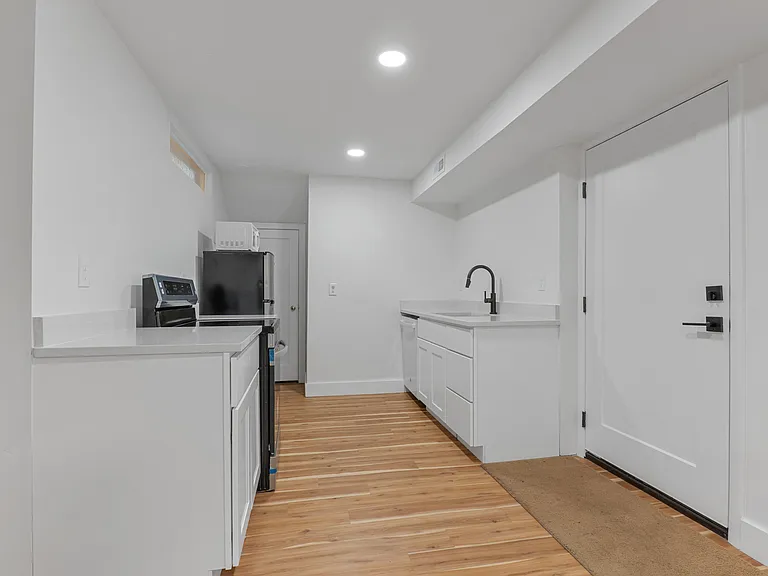 1543 Binford St — Photo 2