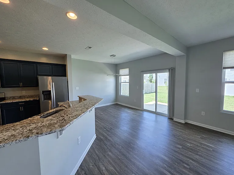 2078 Shadow Creek Blvd — Photo 11