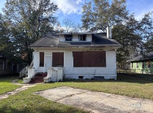 712 N 1st Ave, Laurel, MS 39440