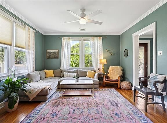 5th image of 4679 Arts St