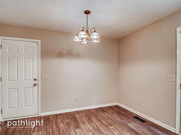 3rd image of 1419 River Rock Blvd