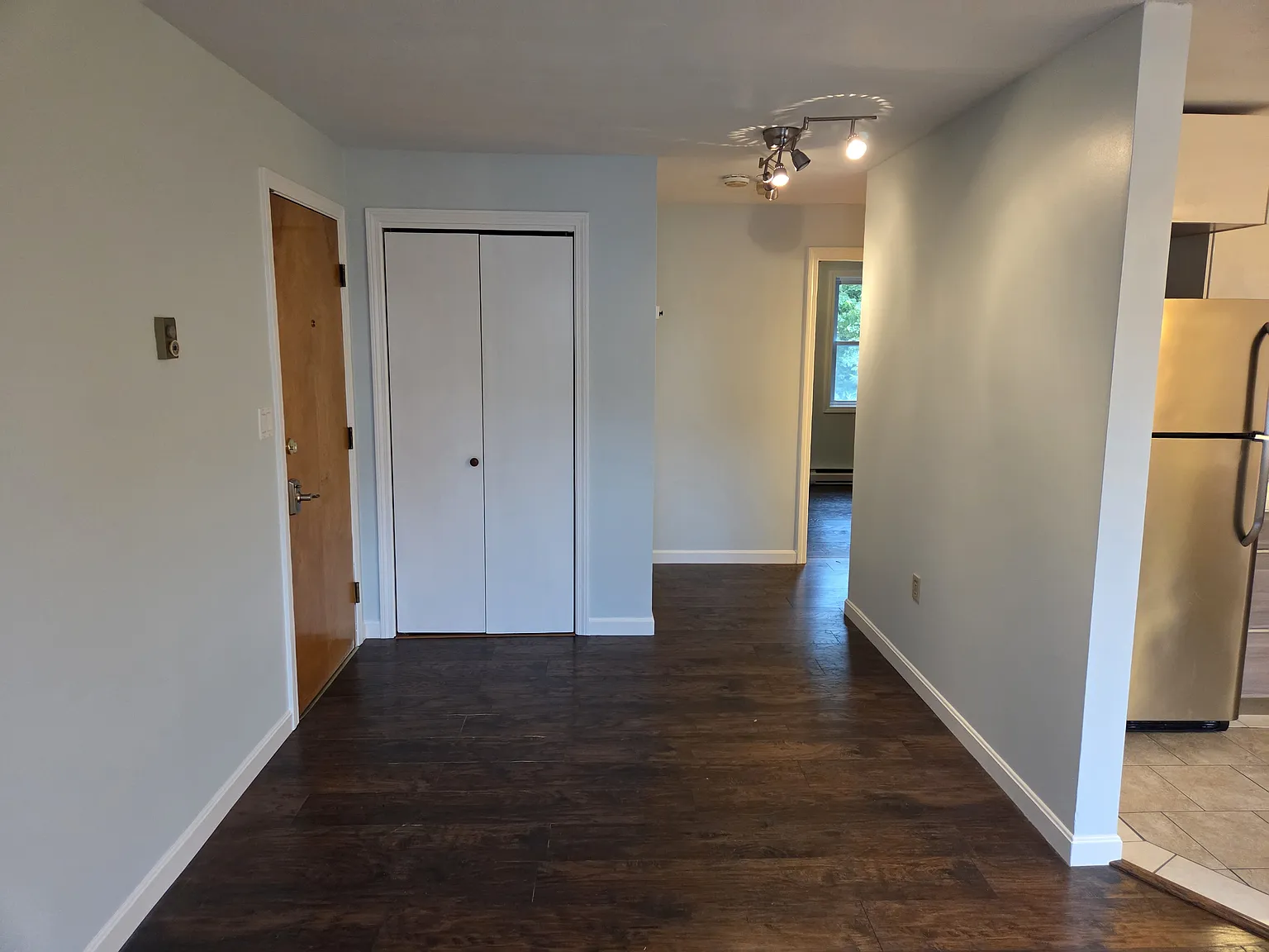 1 bed, 660 sqft, $1,900 — Photo 3