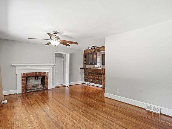 4th image of 1230 Roanoke Ave