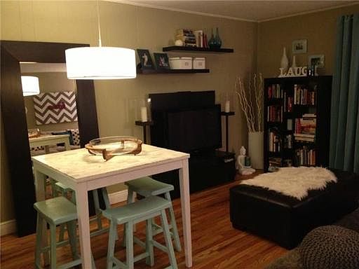 3rd image of 2122 Hancock Dr APT 118