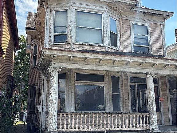 3rd image of 312 W 6th St
