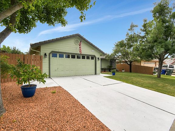 2nd image of 310 Cottonwood Ct