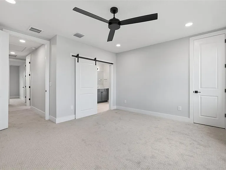 4208 W Carmen St #D — Photo 23