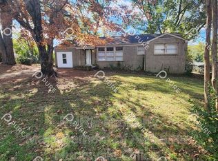 2217 Barrywood Cir NW, Huntsville, AL 35810