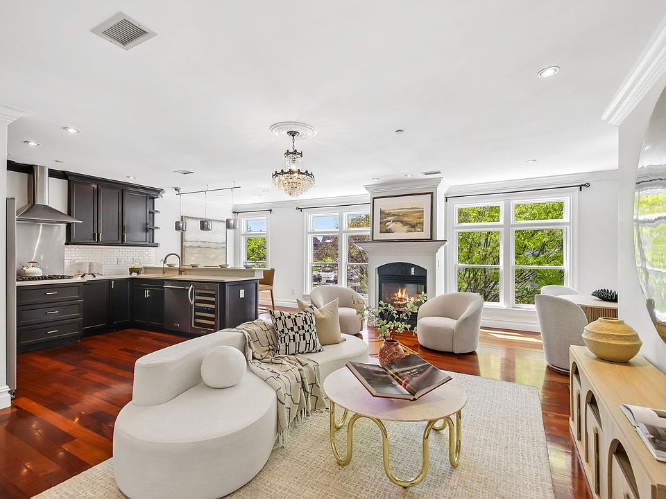 1st image of 14 Mercer St Unit 2