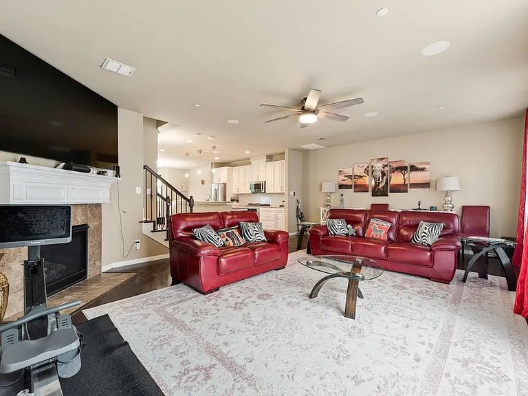 3895 Asbury Ln — Photo 3