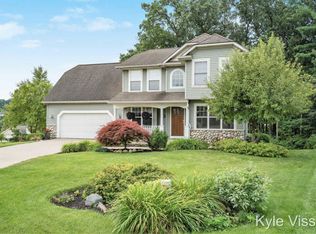 9193 Lady Lauren Dr NE, Rockford, MI 49341
