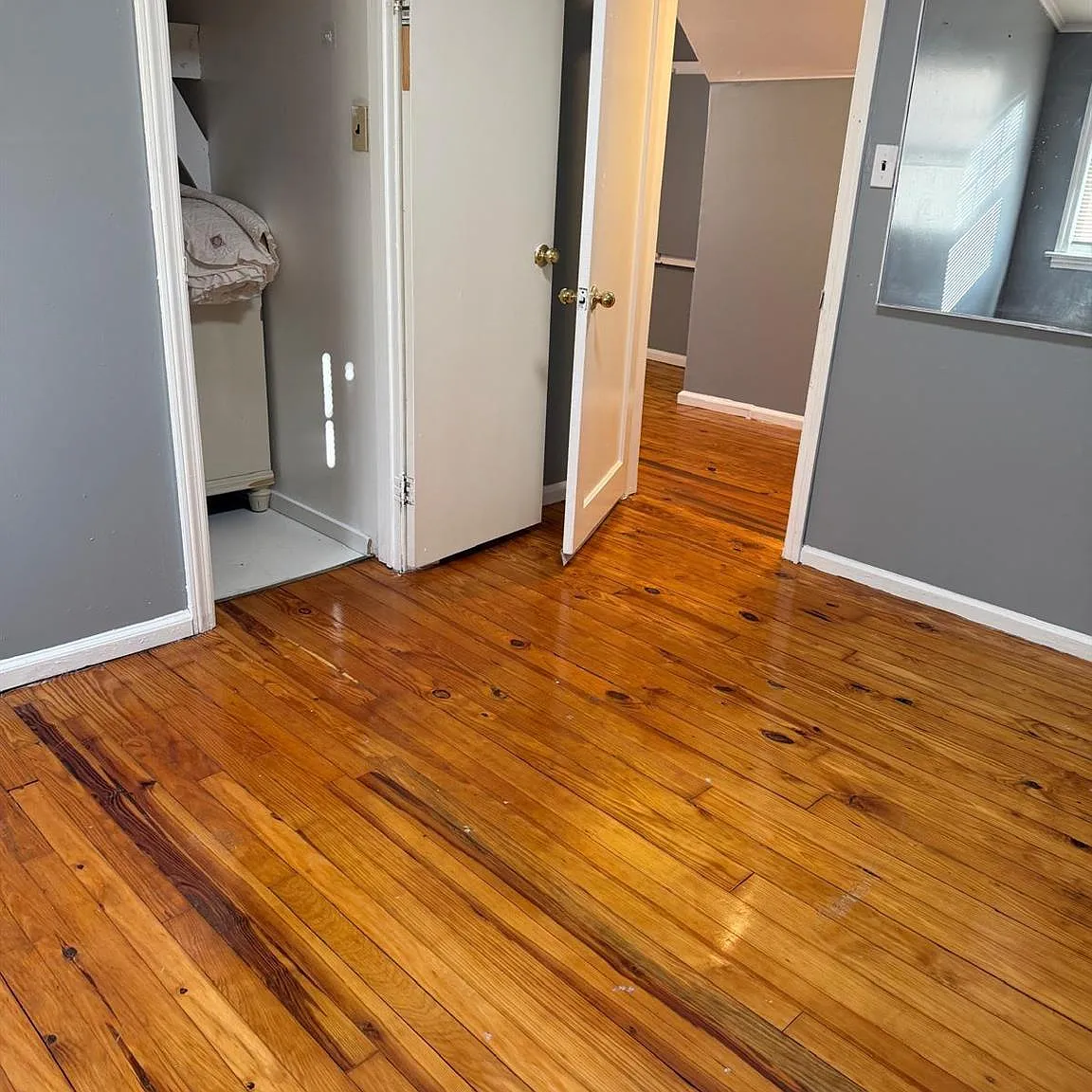 4 bed, 2.0 bath, 1400 sqft, $4,300 — Photo 3