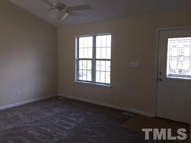 3 bed, 1040 sqft, $1,650 — Photo 3