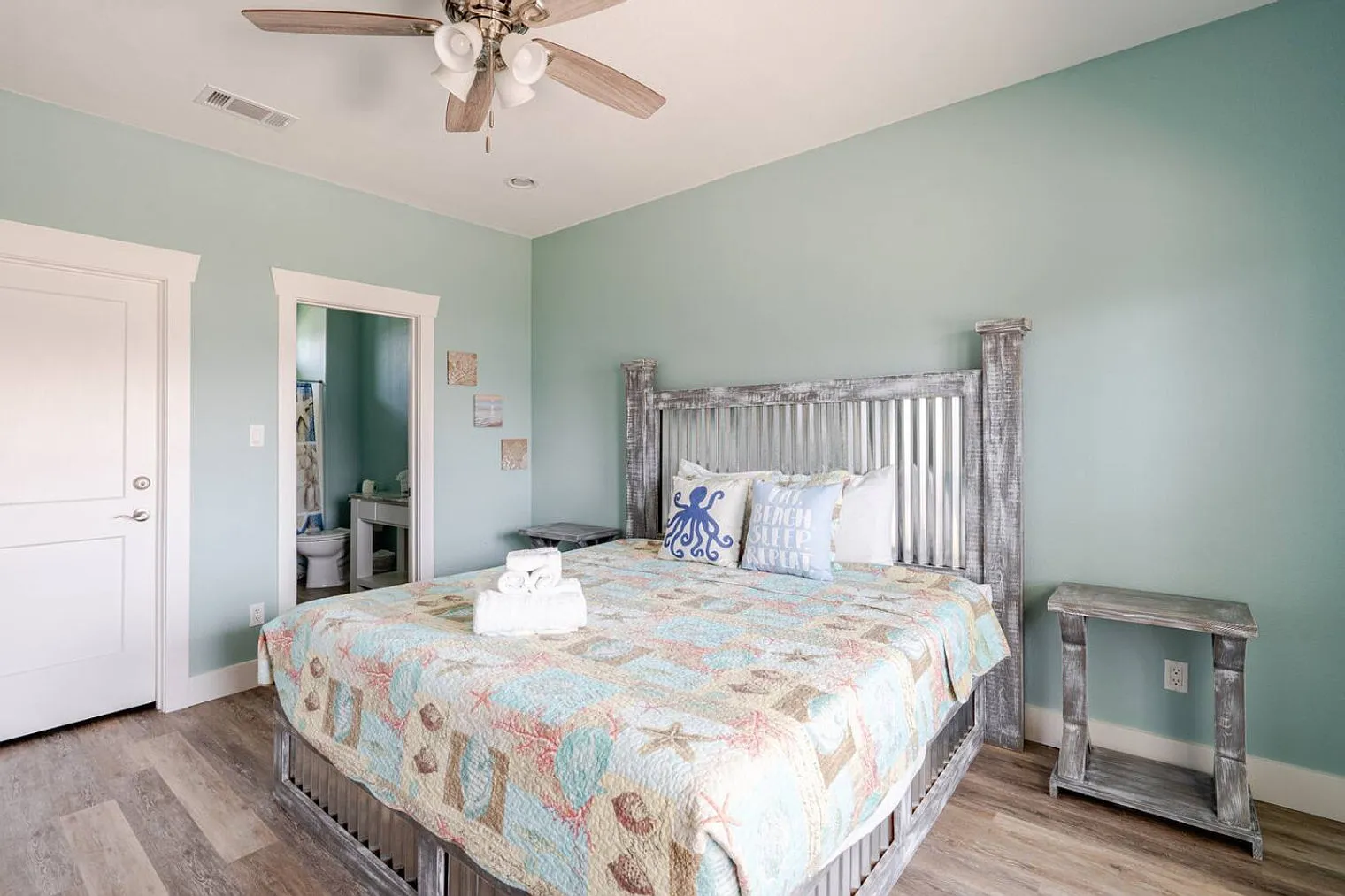 3 bed, 2.0 bath, 1248 sqft, $2,569 — Photo 4