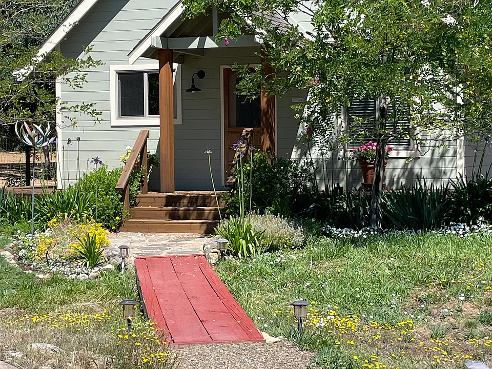 12142 Vintage Ln