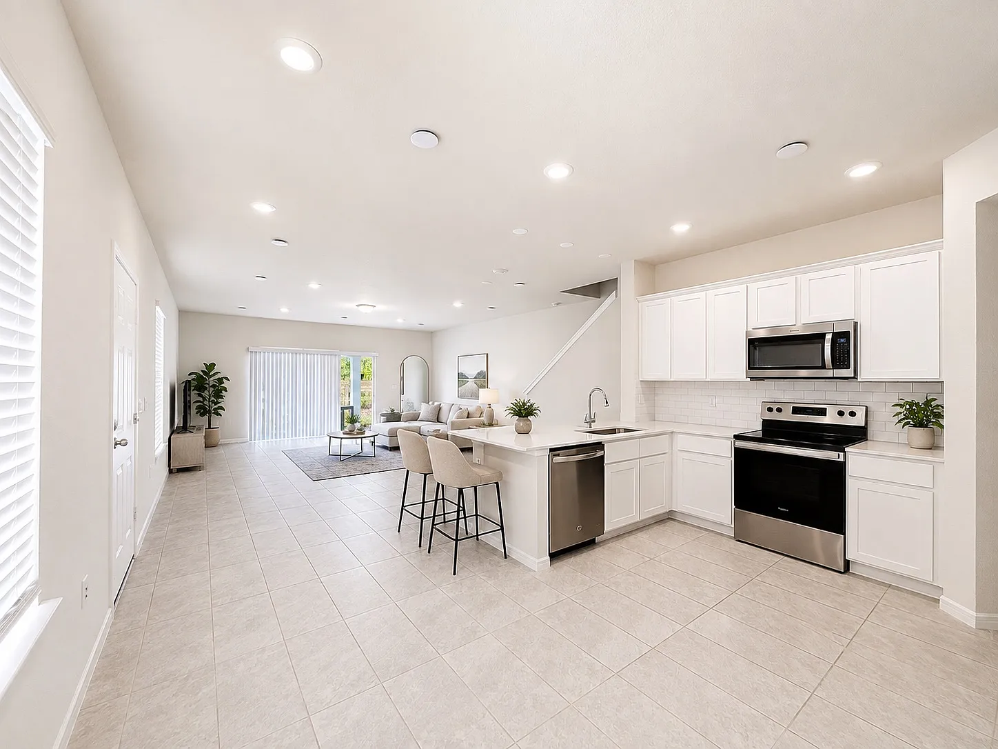 3 bed, 1699 sqft, $2,150 — Photo 3