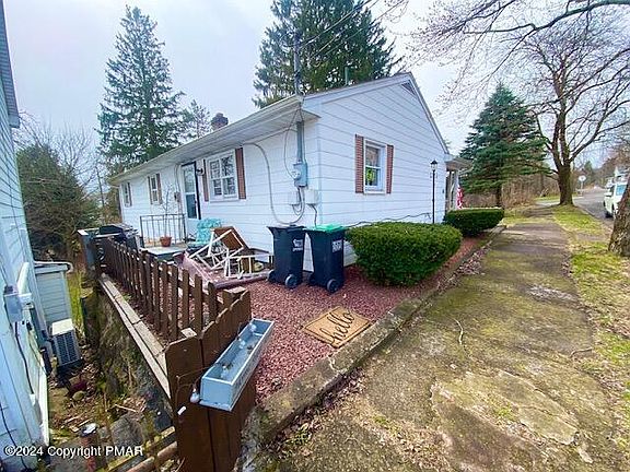5th image of 418 Buffalo St