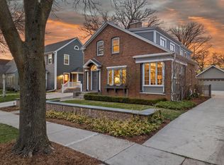 816 E Lake Forest Ave, Whitefish Bay, WI 53217