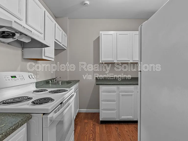 3021 Iowa Ave #1F — Photo 9