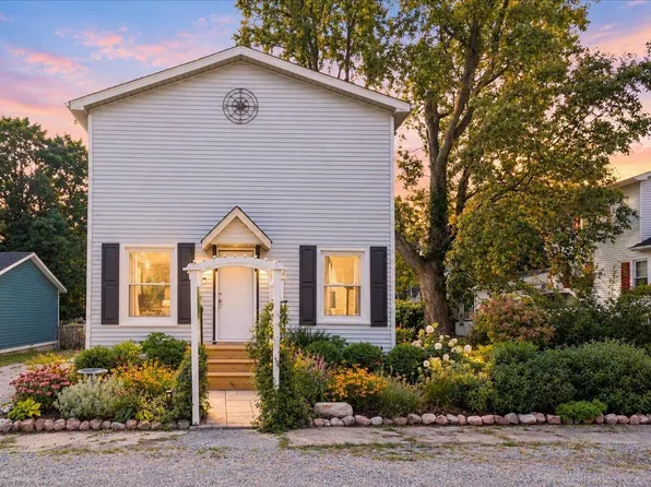 208 W Alyea St, Hebron, IN 46341