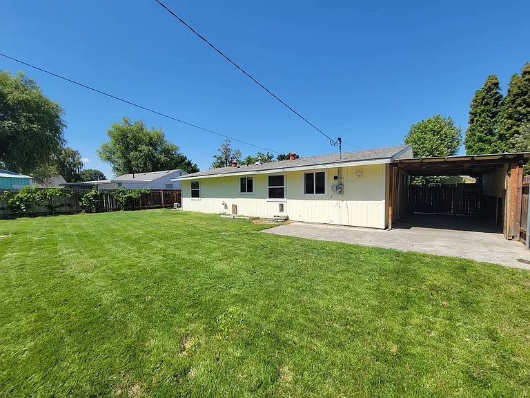 425 W 12th Ave — Photo 16