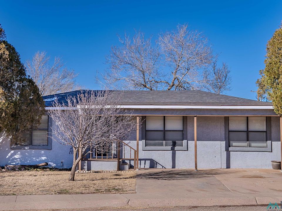 1st image of 112 E Plaza Dr